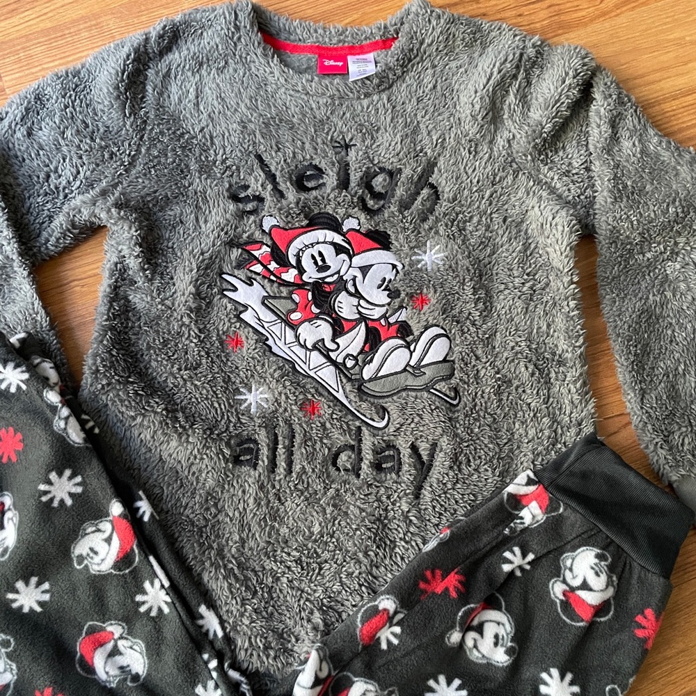 Disney Mickey Mouse Christmas 2 piece pj set